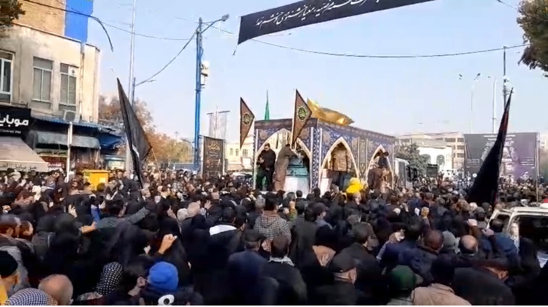 طنین شعار«مرگ بر آمریکا» در مراسم تشییع شهدای گمنام در ارومیه