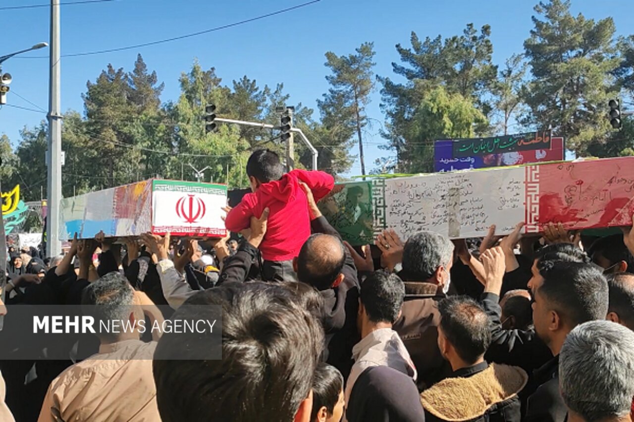 بدرقه و تشییع باشکوه ۴ لاله گمنام در زاهدان