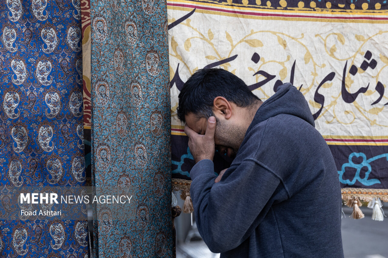 مراسم عزاداری شهادت حضرت زهرا (س) در میدان هفتم تیر مراسم عزاداری شهادت حضرت زهرا (س) در میدان هفتم تیر