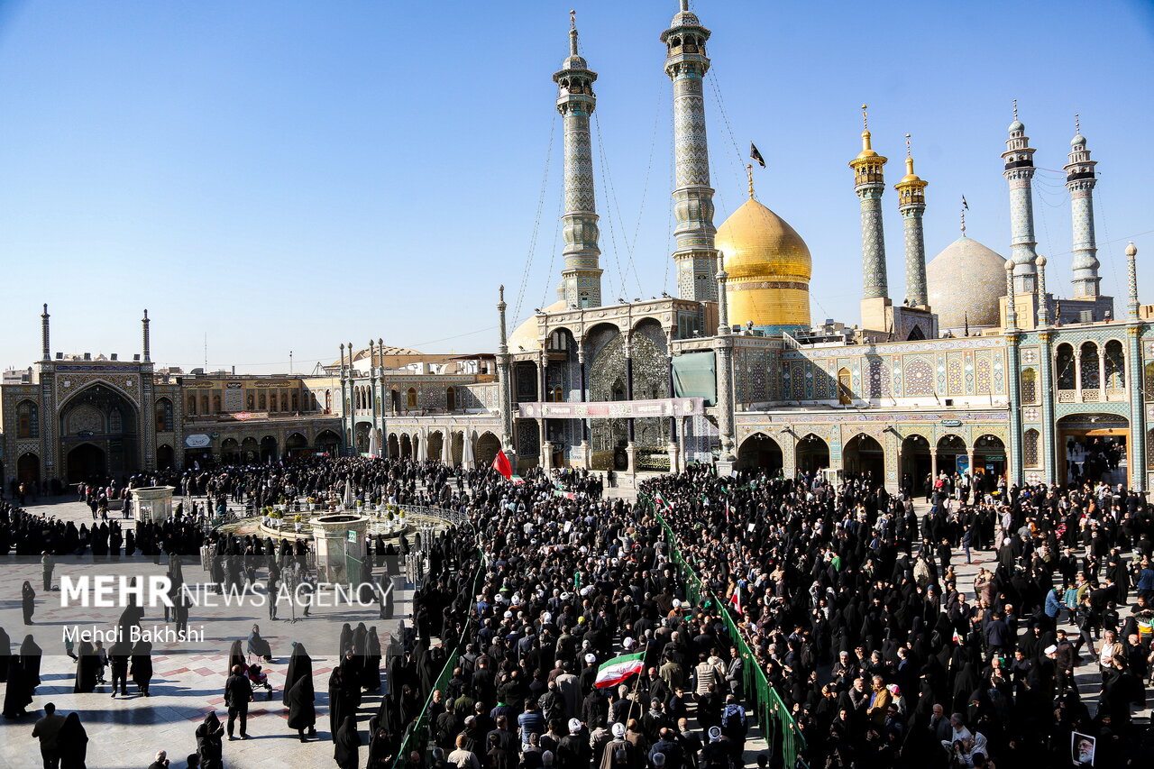 تشییع پیکر پاک ۷ شهید گمنام دفاع مقدس در قم