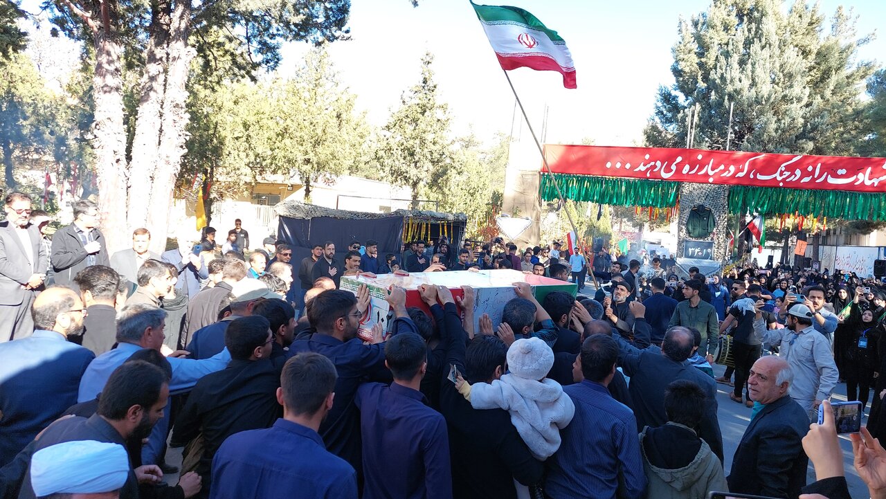 تشییع و تدفین شهید خوشنام در دانشگاه فرهنگیان کهگیلویه و بویراحمد