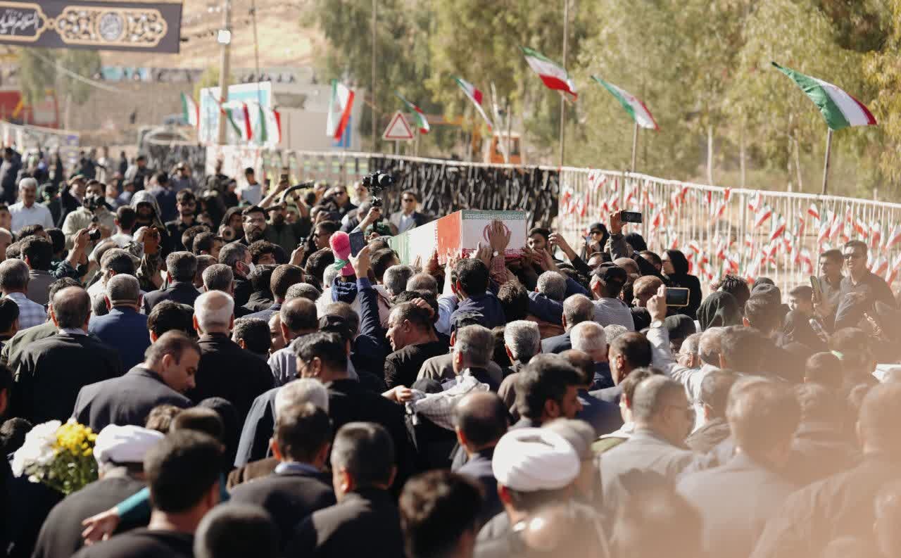 ۲ شهید گمنام در کهفالشهدا و بوستان والفجر شیراز آرام گرفتند