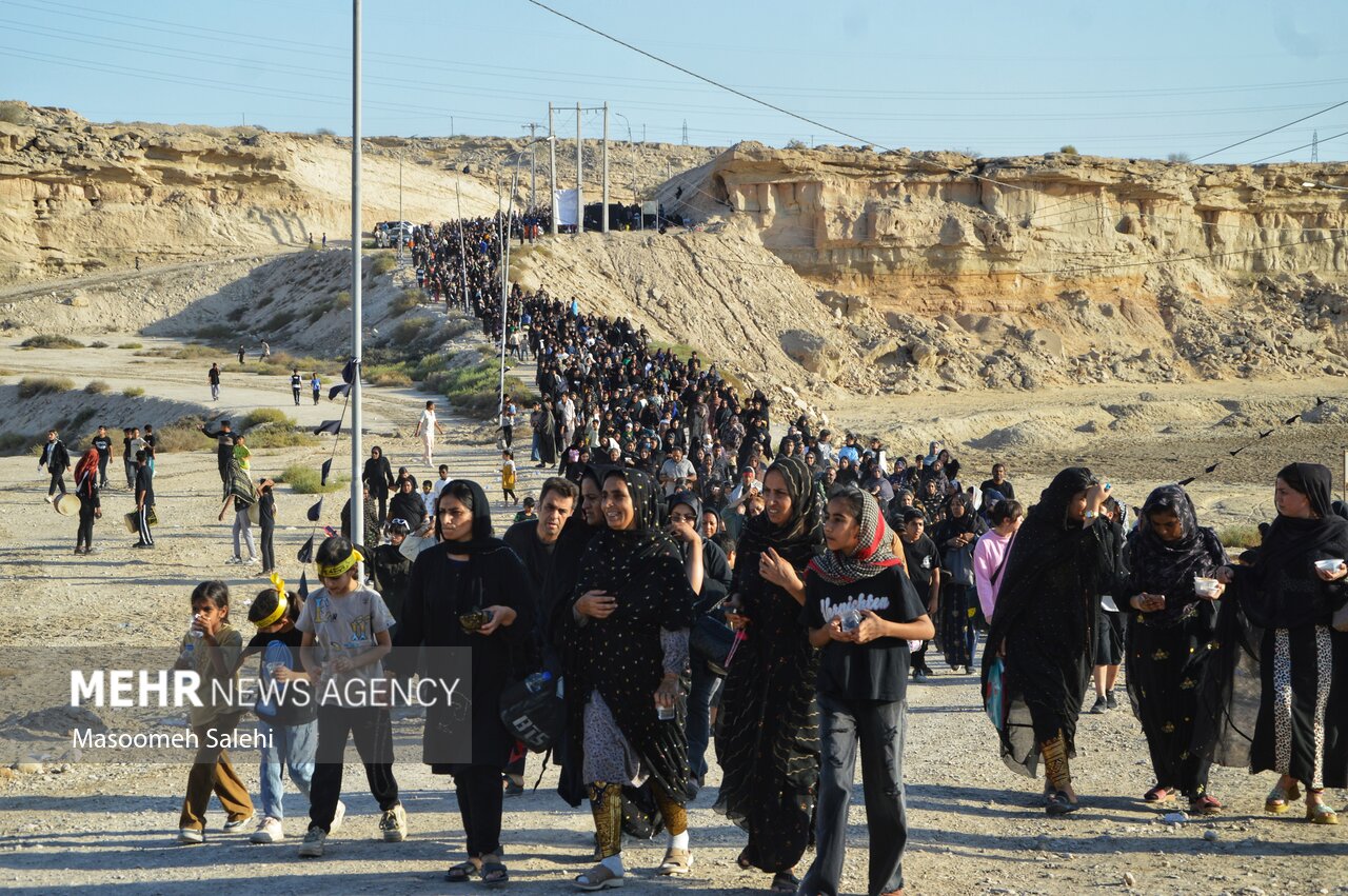 دسته بزرگ پیاده روی فاطمیه و اقامه نماز باران در بندرعباس