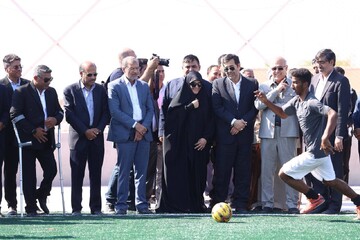 دو زمین چمن مصنوعی فوتبال در جزیره بوموسی افتتاح شد