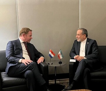 Iranian, Dutch FMs discuss ties, regional, intl. developments