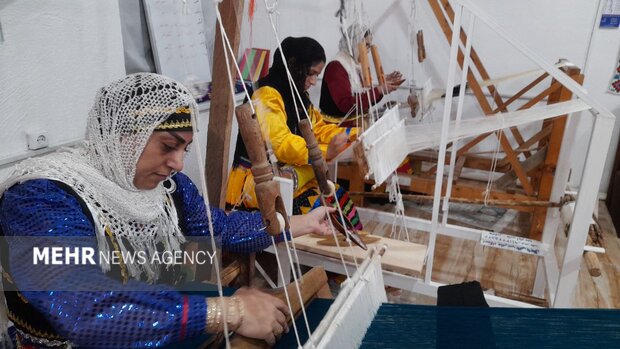 چادر شب قاسم آباد؛ دستانی که تاریخ را می بافند