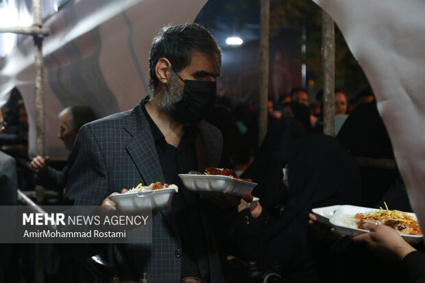 تشییع نمادین حضرت زهرا در ورامین برگزار شدد