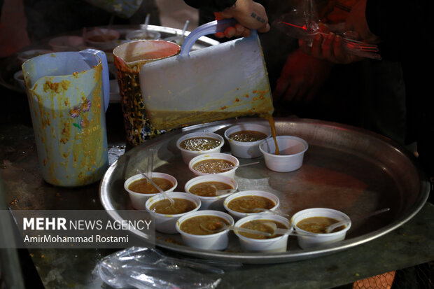 تشییع نمادین حضرت زهرا در ورامین برگزار شدد