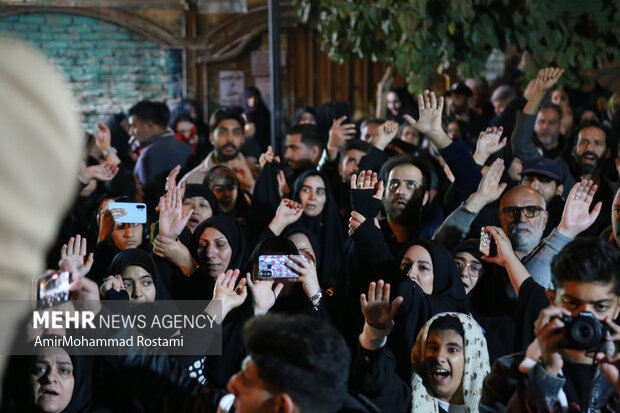 تشییع نمادین حضرت زهرا در ورامین برگزار شدد