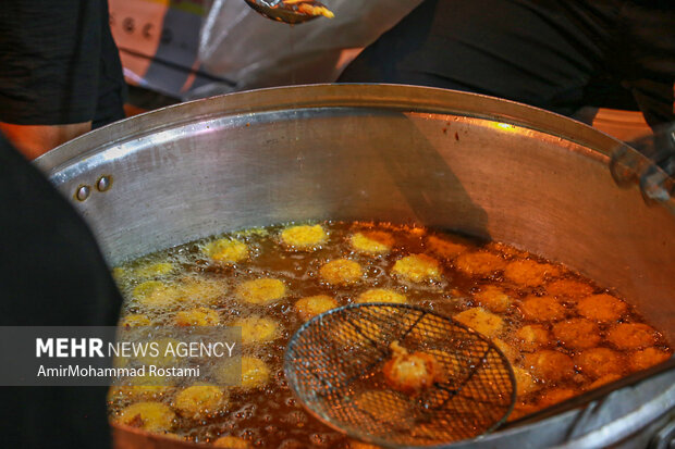 تشییع نمادین حضرت زهرا در ورامین برگزار شدد