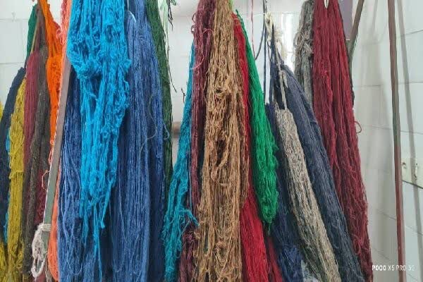 چنگ دلالان بر تار و پود هنر زنان سربیشه، صنایع دستی در سراشیبی سقوط