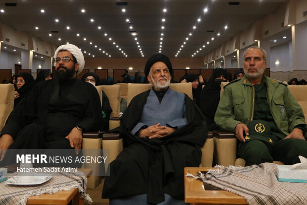 همایش طلایه داران مقاومت در قم