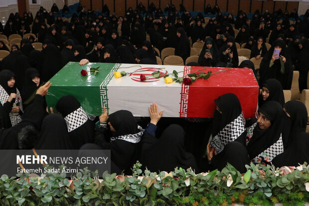 همایش طلایه داران مقاومت در قم