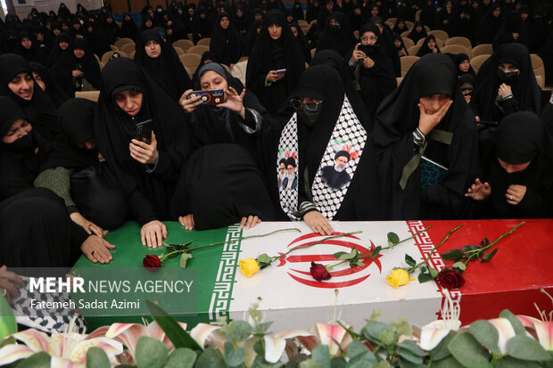 همایش طلایه داران مقاومت در قم