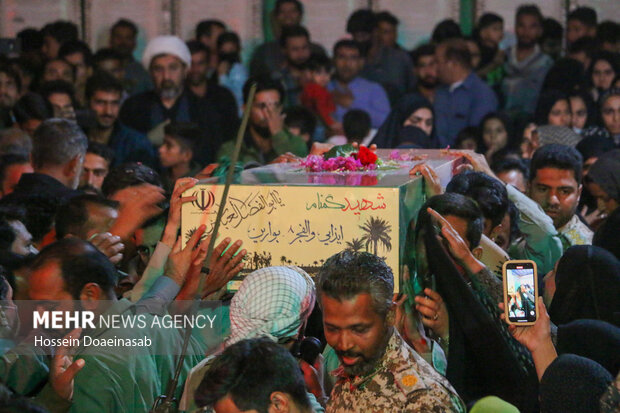 تشییع پیکر شهید گمنام در هشتبندی