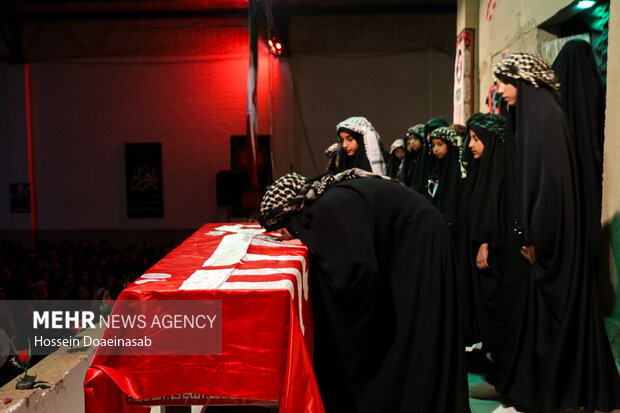 تشییع پیکر شهید گمنام در هشتبندی