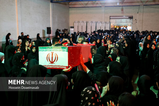 تشییع پیکر شهید گمنام در هشتبندی