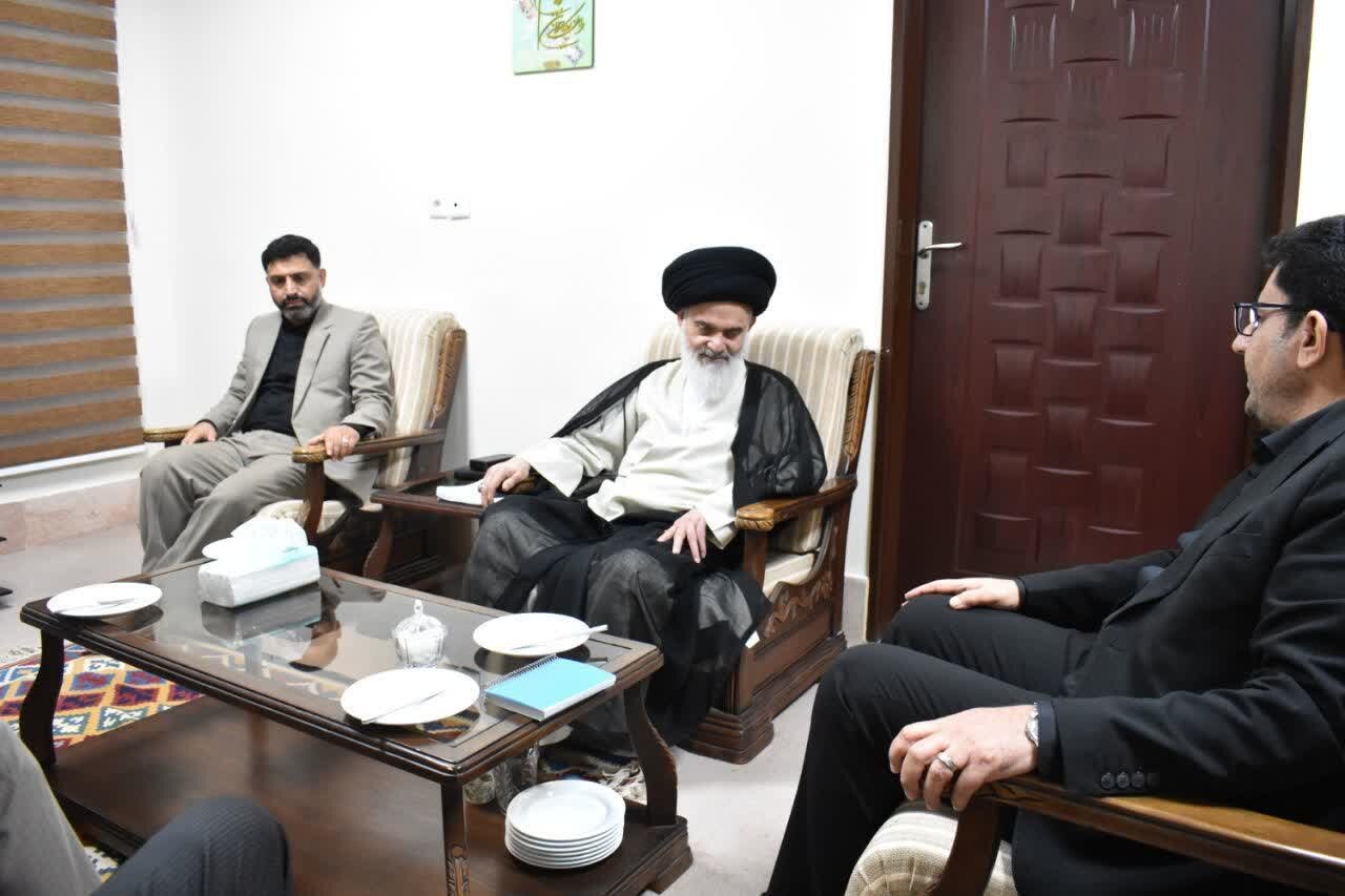 حسینی بوشهری: مسئولان باید برای رضایتمندی مردم تلاش بیشتری کنند