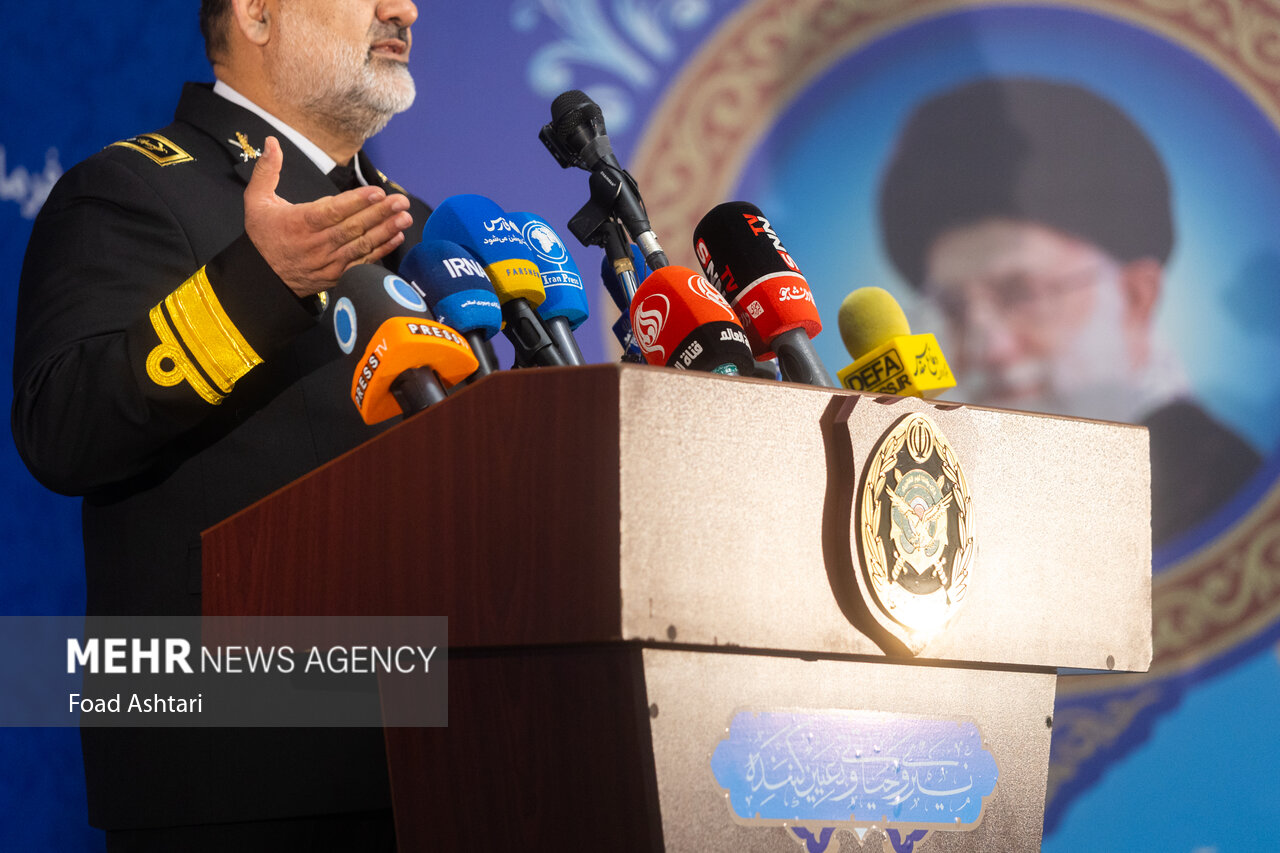 نشست خبری فرمانده نیروی دریایی ارتش نشست خبری فرمانده نیروی دریایی ارتش