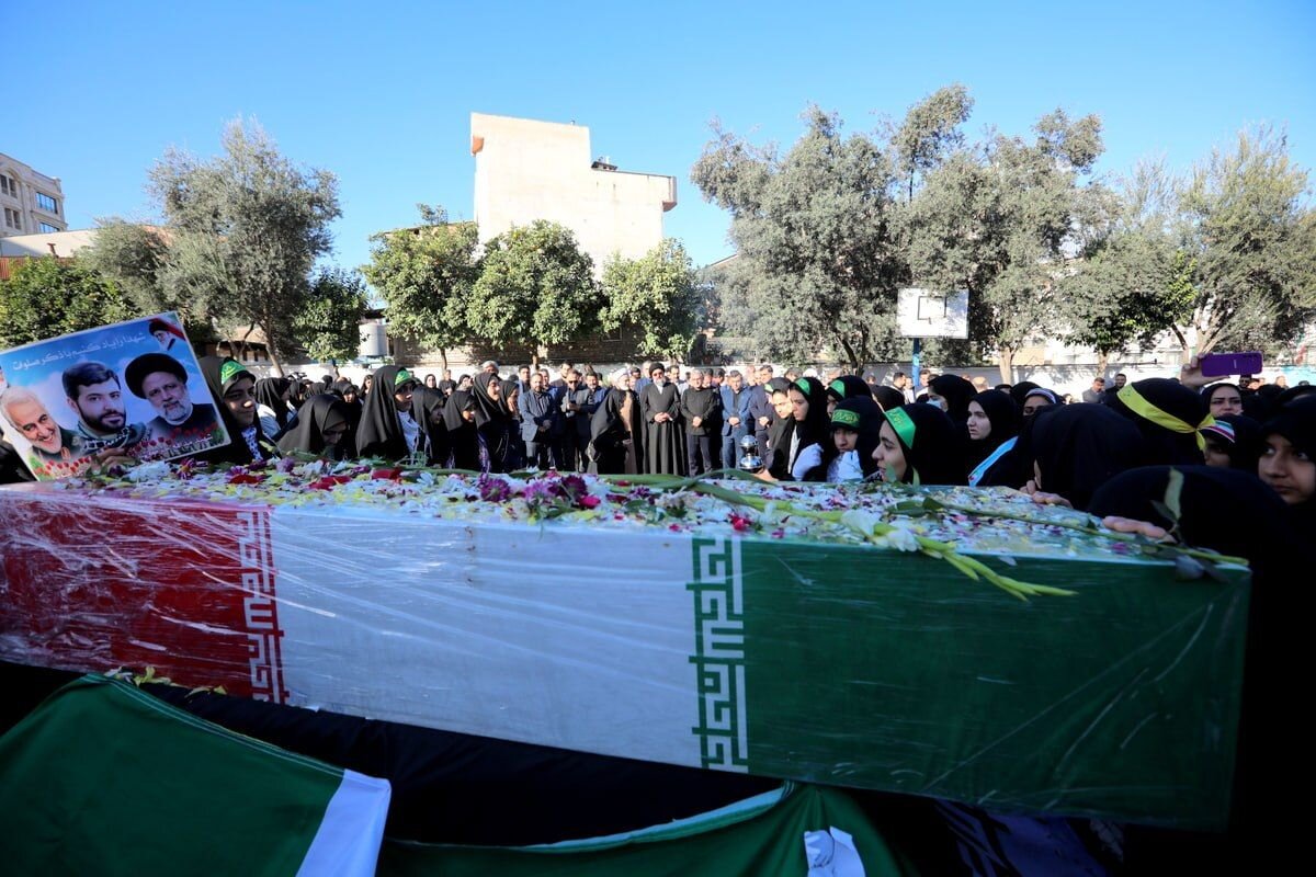 پیکر شهید گمنام در ادارهکل آموزش و پرورش گلستان آرام گرفت پیکر شهید گمنام در ادارهکل آموزش و پرورش گلستان آرام گرفت