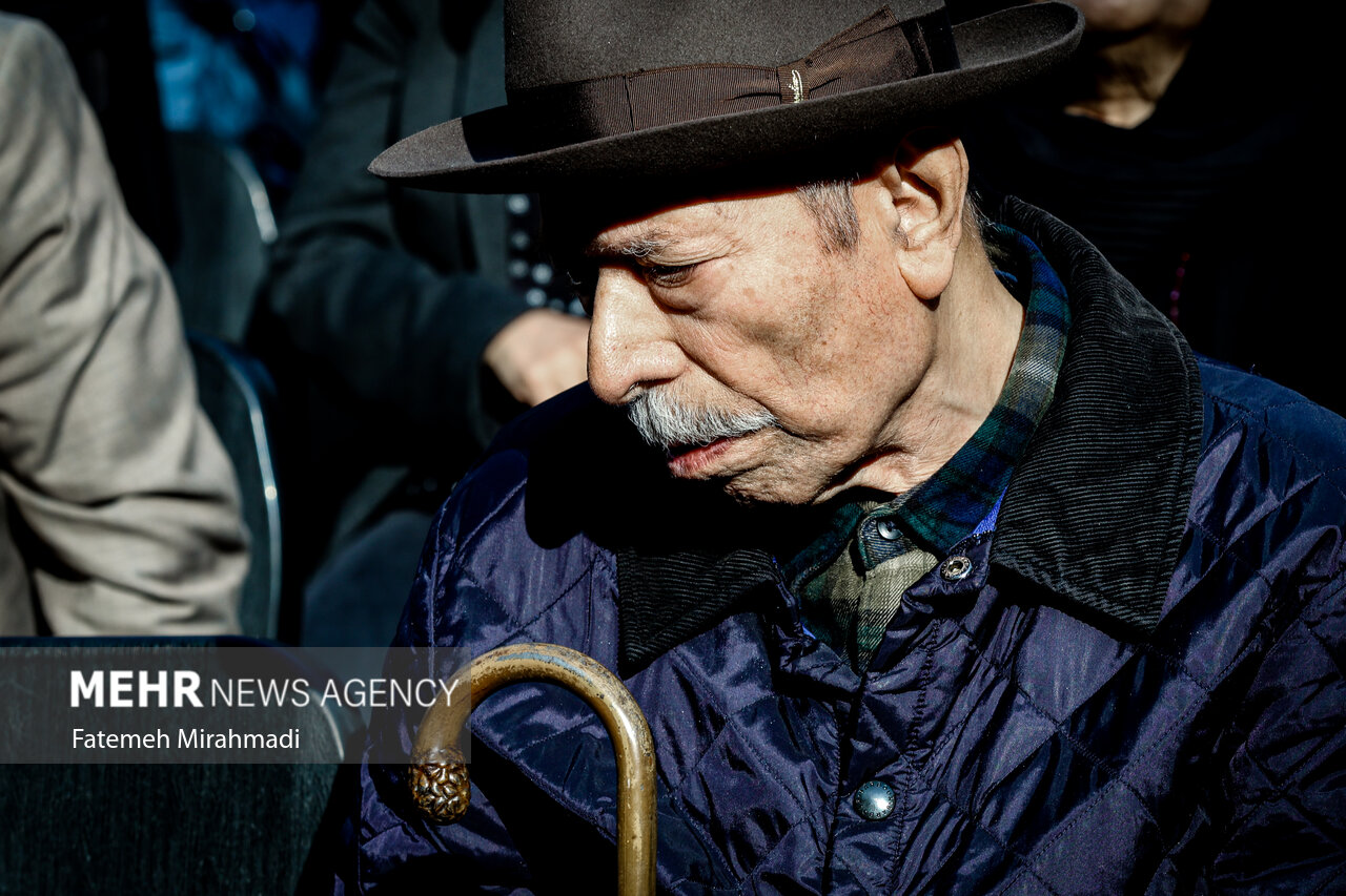 وداع با هادی مرزبان؛ آخرین حضور کارگردان تئاتر در تالار وحدت رقم خورد وداع با هادی مرزبان؛ آخرین حضور کارگردان تئاتر در تالار وحدت رقم خورد