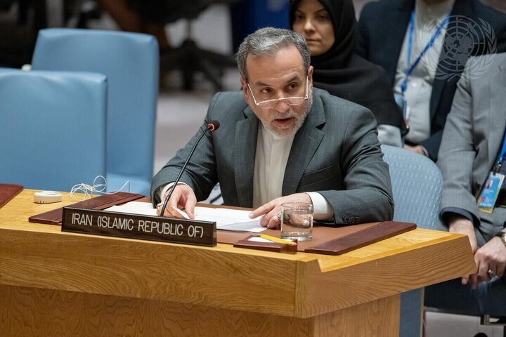 وەزیری دەرەوەی ئێران: لێکۆڵینەوە لە وڵاتانە بکرێت چەکی کیمیاییان بە سەددام دا