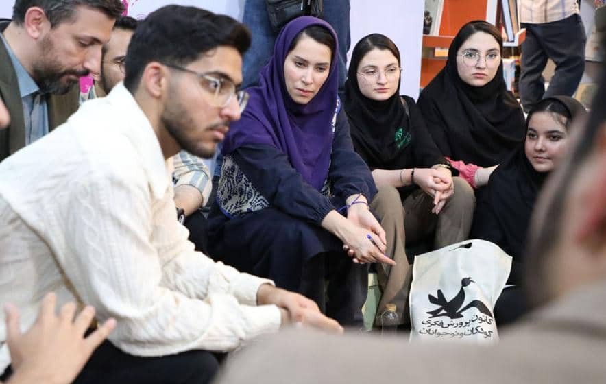 باشگاه شعر قاف در جستوجوی کوشش و جوشش