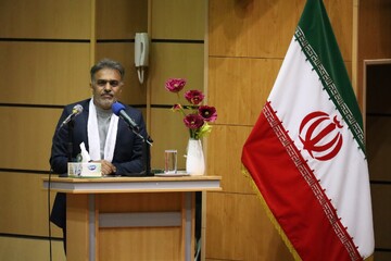 کلاری: پیگیر مطالبات فرهنگیان فارس از صندوق ذخیره هستیم