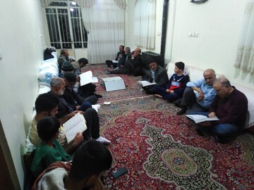 برگزاری منظم جلسه خانگی قرآن کریم در روستای امیرآباد فراهان