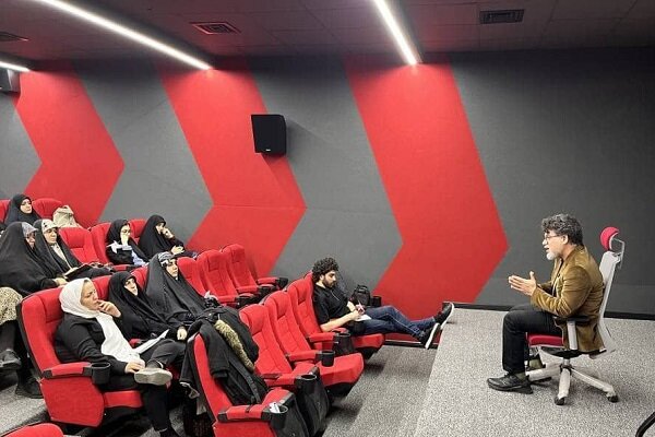 دوره نویسندگی نگارستان داستان با بیش از 20 نفر آغاز شد