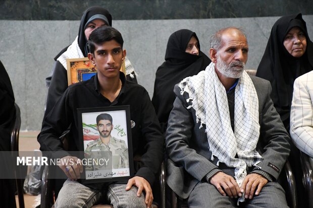 اجتماع بسیجیان به مناسبت ۵ آذر