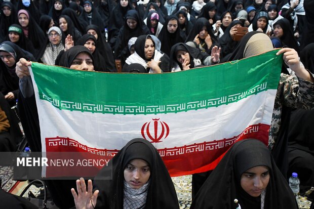 اجتماع بسیجیان به مناسبت ۵ آذر