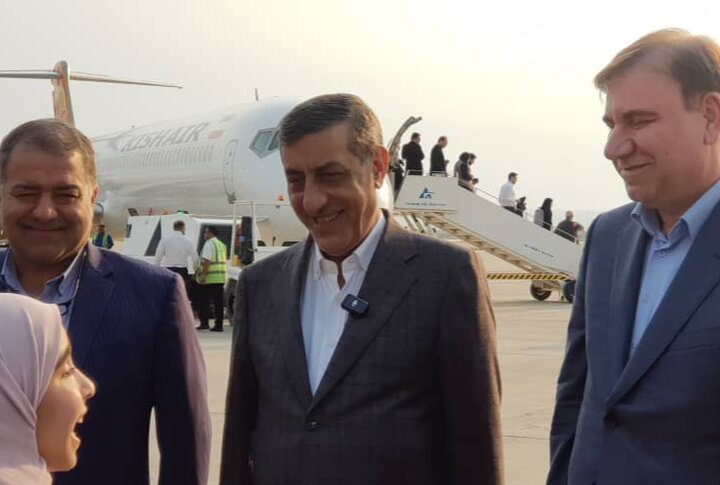 معاون امور اجرایی رئیس جمهور وارد عسلویه شد معاون امور اجرایی رئیس جمهور وارد عسلویه شد