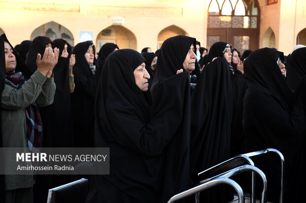 اقامه نماز طلب باران در بیرجند