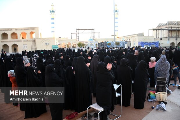 اقامه نماز طلب باران در بیرجند