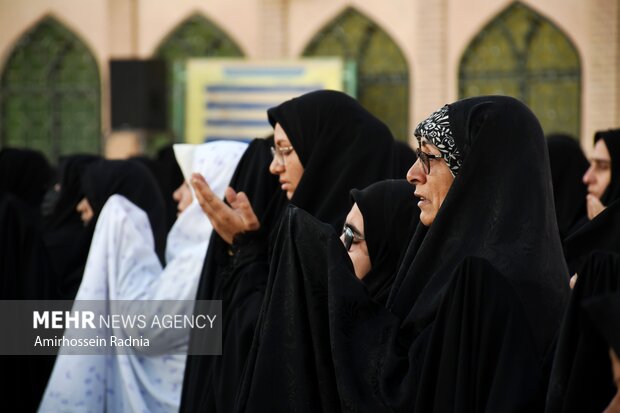 اقامه نماز طلب باران در بیرجند