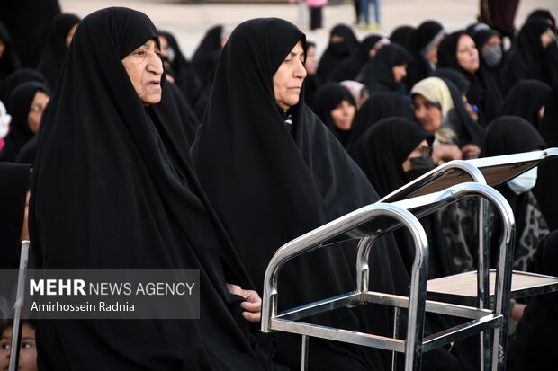 اقامه نماز طلب باران در بیرجند