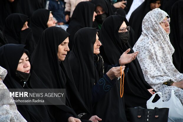 اقامه نماز طلب باران در بیرجند