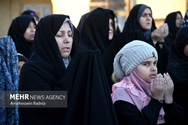 اقامه نماز طلب باران در بیرجند