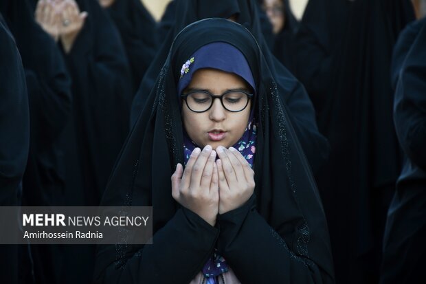 اقامه نماز طلب باران در بیرجند