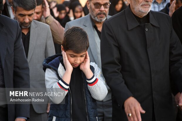 اقامه نماز طلب باران در بیرجند