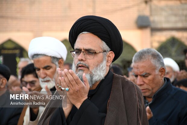 اقامه نماز طلب باران در بیرجند