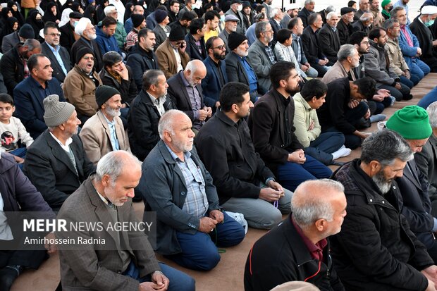 اقامه نماز طلب باران در بیرجند