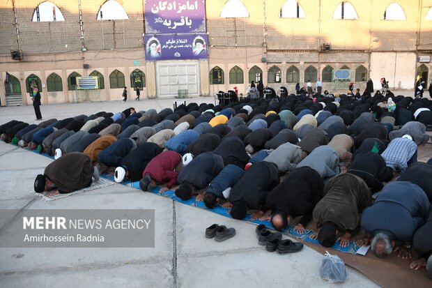 اقامه نماز طلب باران در بیرجند