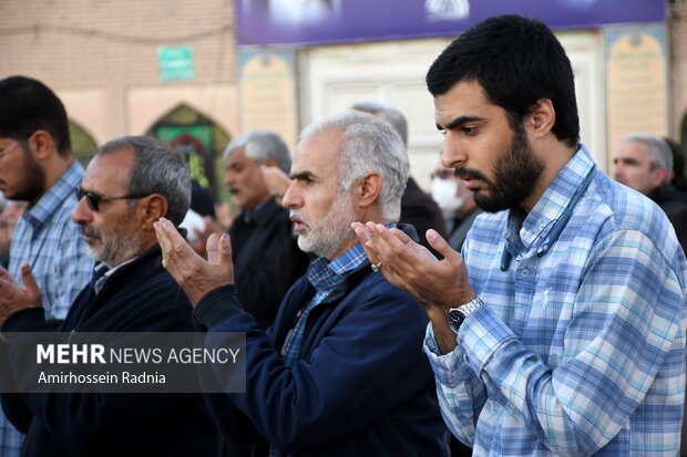 اقامه نماز طلب باران در بیرجند