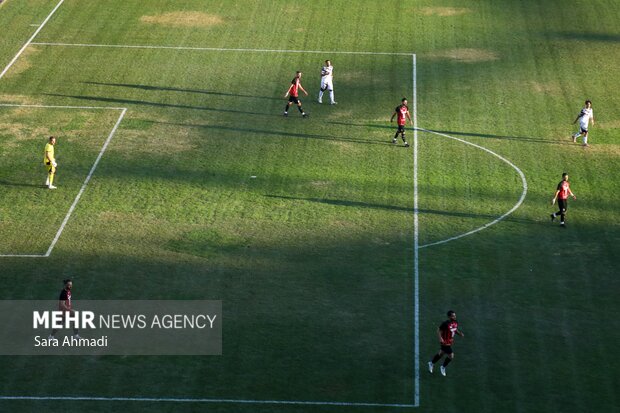 حضور بانوان در ورزشگاه امام رضا(ع)
