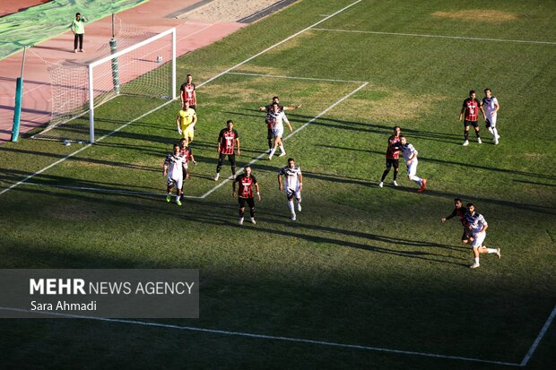 حضور بانوان در ورزشگاه امام رضا(ع)