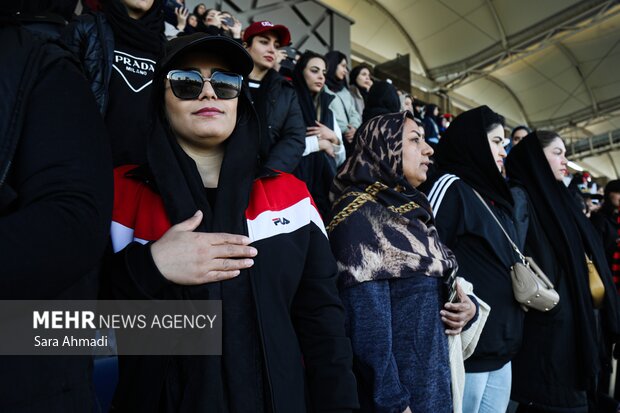 حضور بانوان در ورزشگاه امام رضا(ع)
