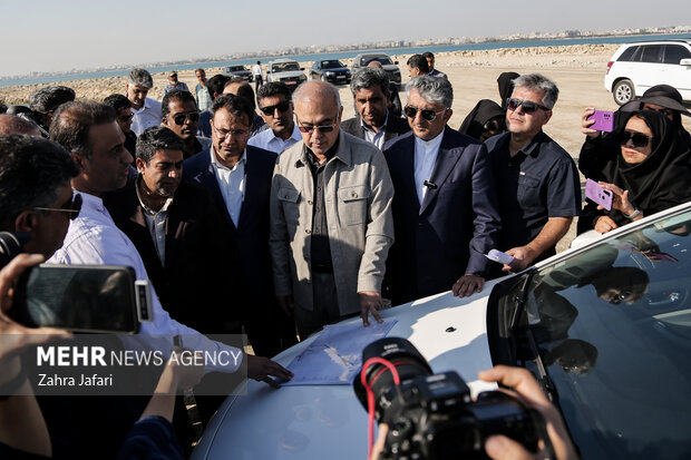 بازدید استاندار هرمزگان از پروژه های عمرانی مهم بندرعباس