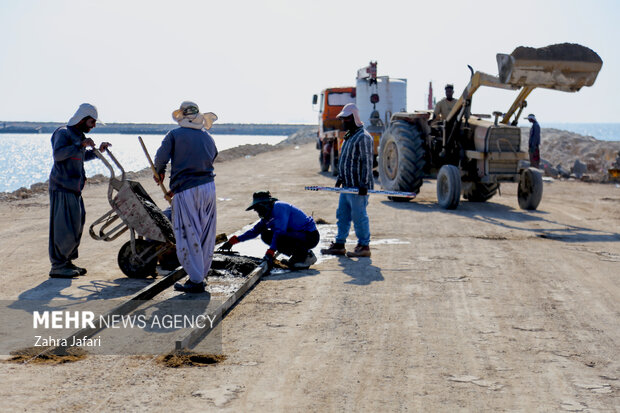 بازدید استاندار هرمزگان از پروژه های عمرانی مهم بندرعباس